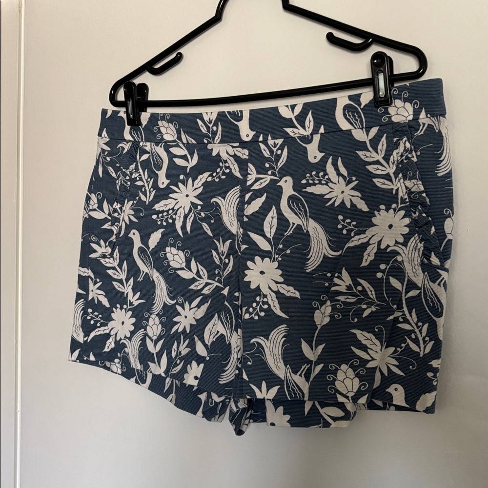 NWOT Loft Floral Bird Shorts